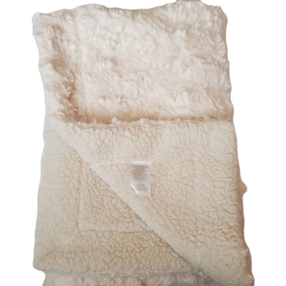 Kyle‎ & Deena Baby Blanket Swirl Plush Rosette White Sherpa